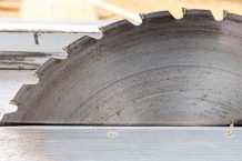 Comment entretenir sa scie circulaire plongeante?
